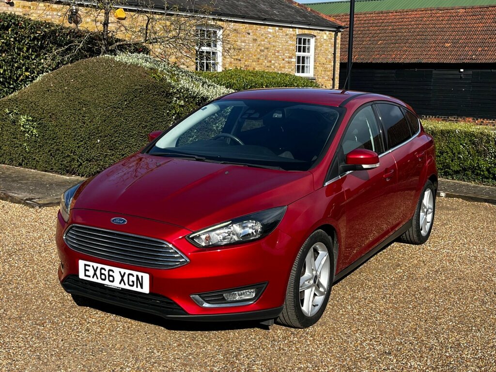 Ford Focus 1.0T Ecoboost Titanium Hatchback E Red #6