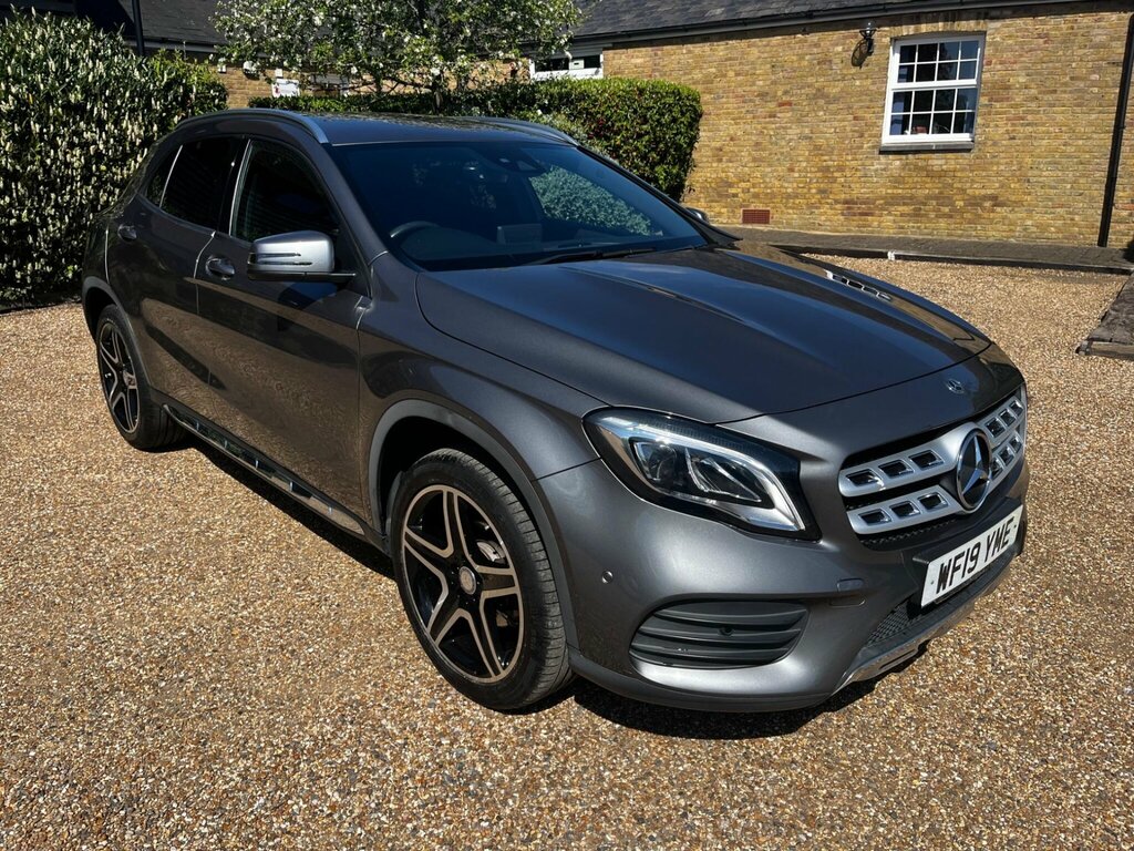 Mercedes-Benz GLA Class 1.6 Gla200 Amg Line Premium Suv 7G-dc