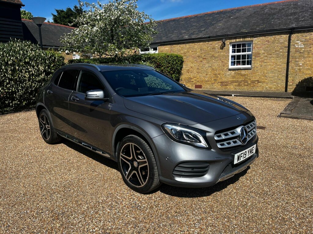 Mercedes-Benz GLA Class 1.6 Gla200 Amg Line Premium Suv 7G-dc WF19YME #3
