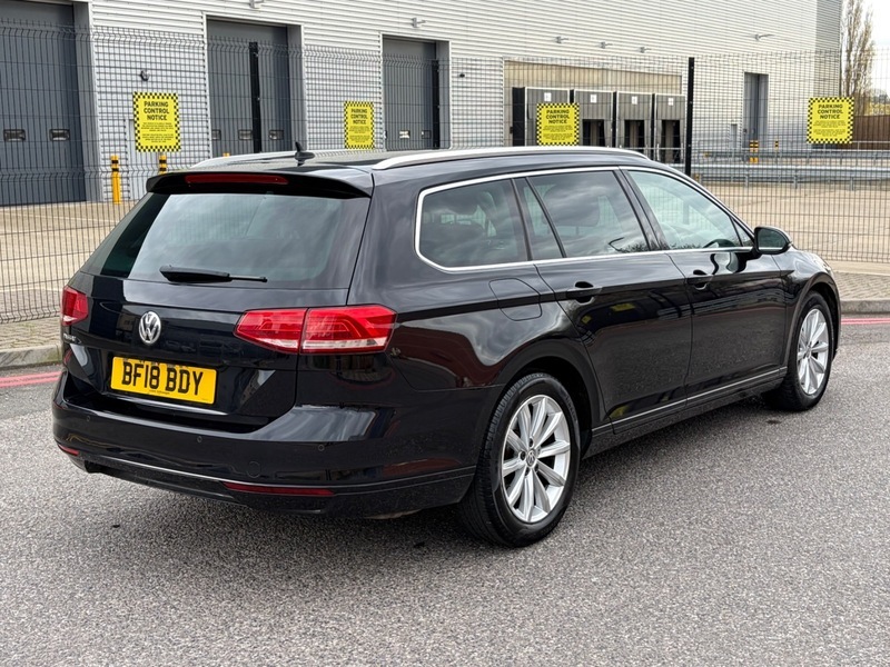 Volkswagen Passat 1.4 Tsi Se Business BF18BDY Black #4