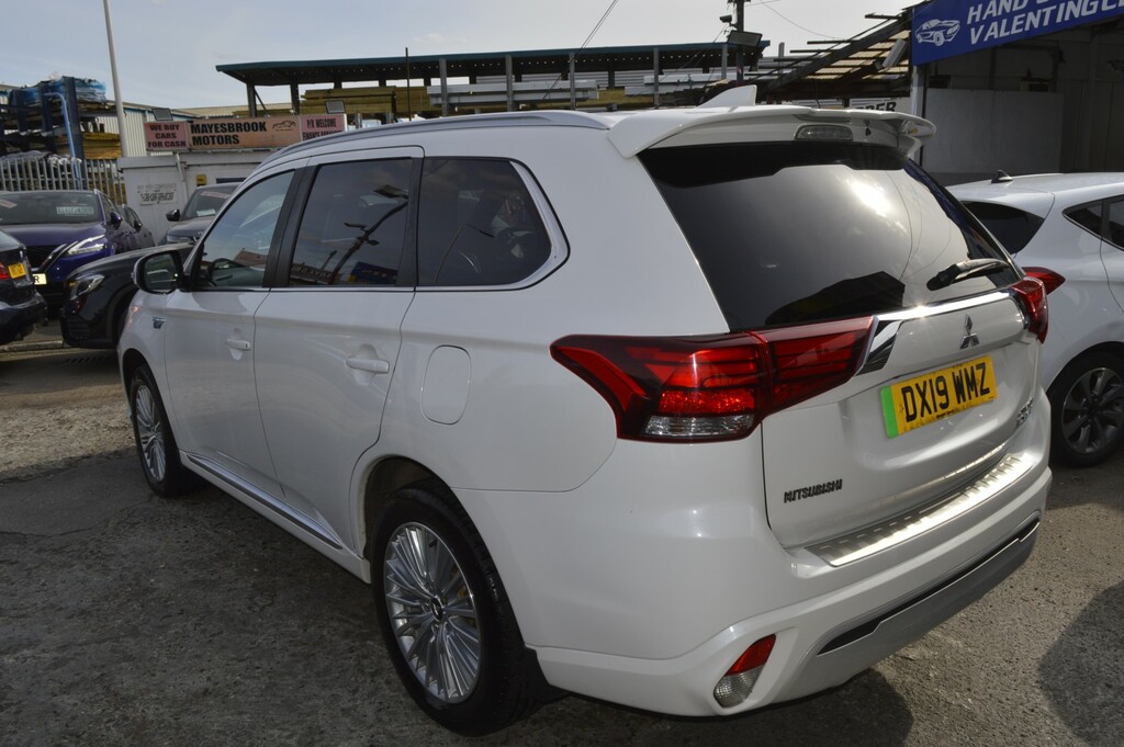 Mitsubishi Outlander Suv 2.4 H Twinmotor 13.8Kwh 4H 2019 DX19WMZ White #4