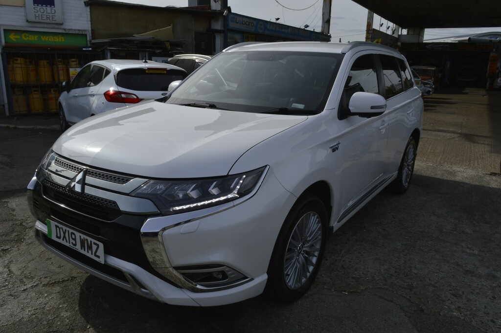Mitsubishi Outlander Suv 2.4 H Twinmotor 13.8Kwh 4H 2019 DX19WMZ White #3