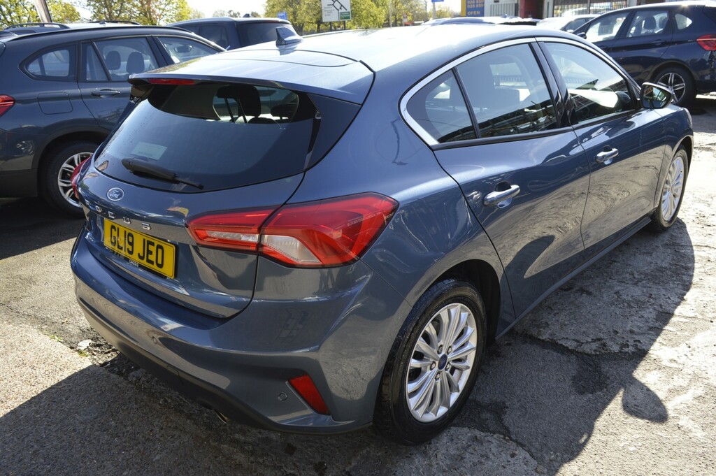Ford Focus Hatchback 1.0 T Ecoboost Titanium 2019 GL19JEO Blue #2