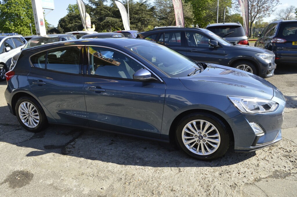Ford Focus Hatchback 1.0 T Ecoboost Titanium 2019 GL19JEO Blue #6