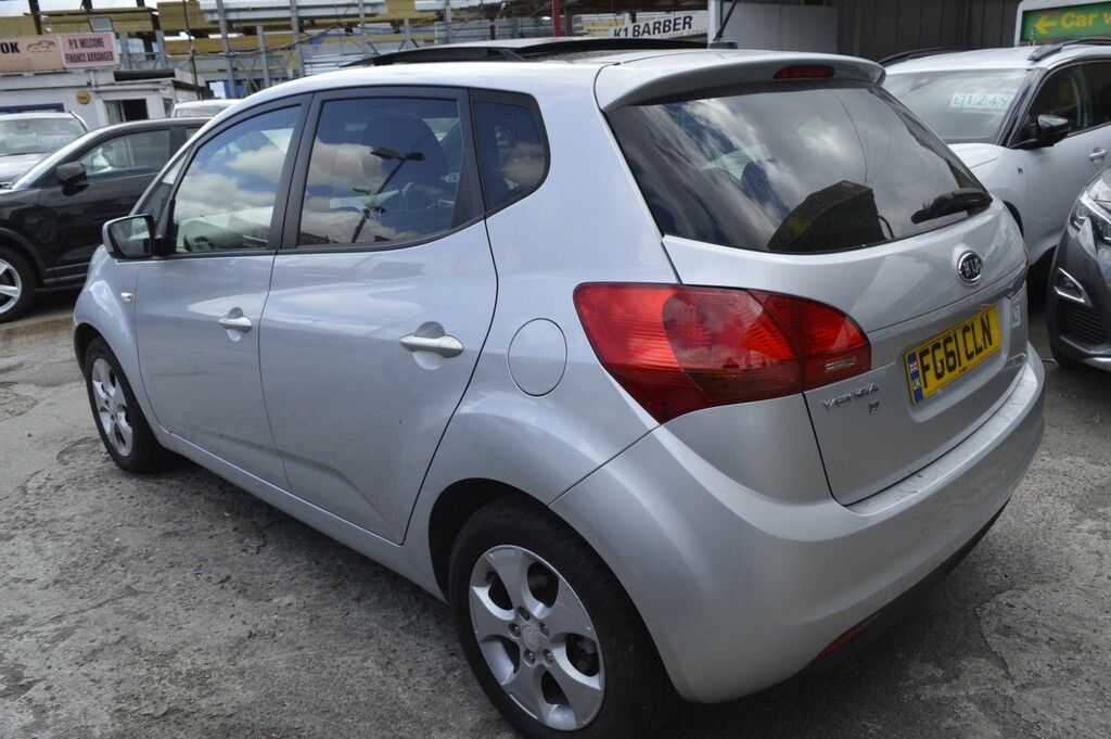 Kia Venga Mpv 1.6 3 2011 Silver #4