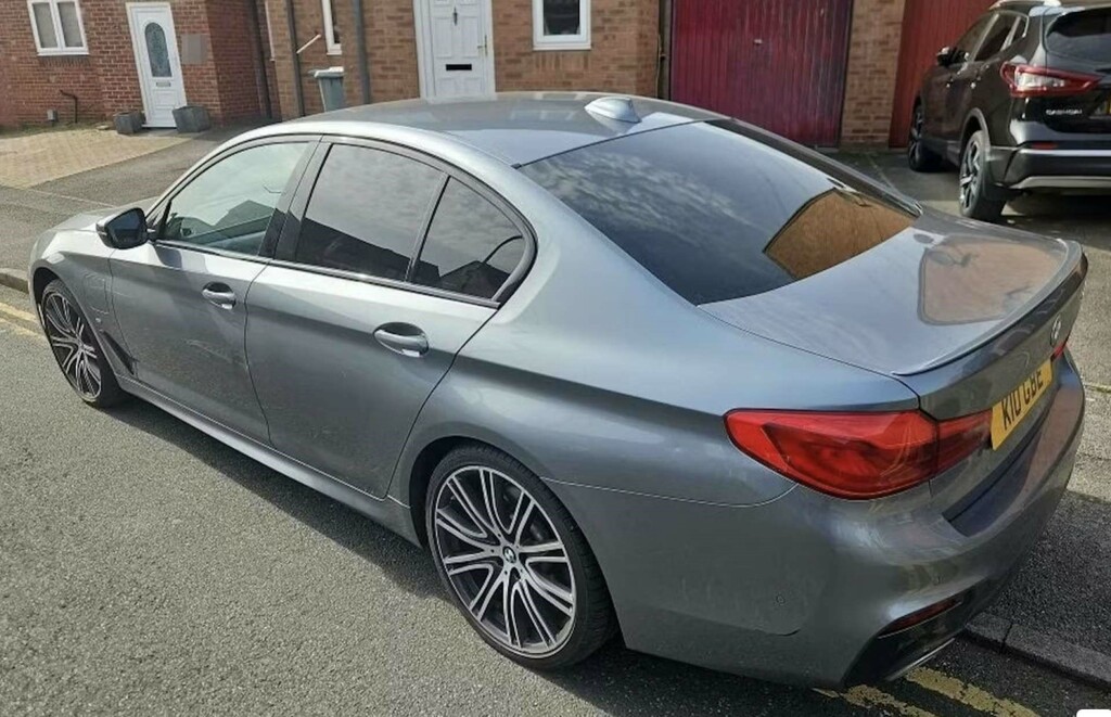 BMW 5 Series 530E M Sport YC69PZB Blue #4