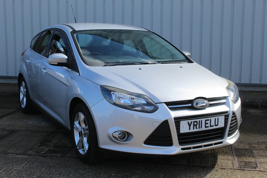 Ford Focus Hatchback 1.6 Zetec 2011 YR11ELU Silver #3
