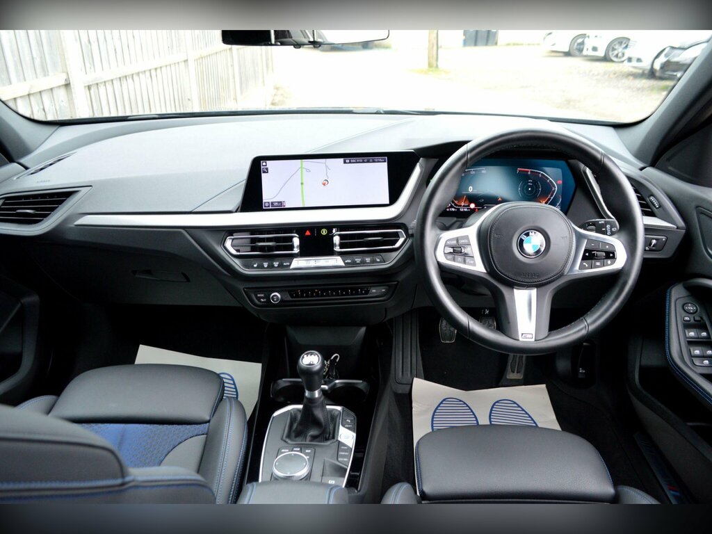 BMW 1 Series 1.5 118I M Sport Lcp Euro 6 Ss VF22CZY Black #2