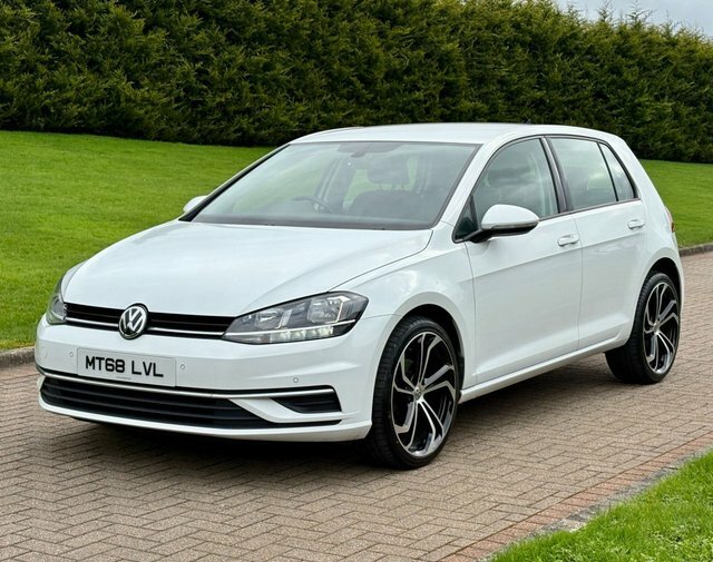 Volkswagen Golf 1.6 Tdi Se Nav MT68LVL White #2