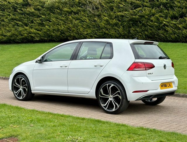 Volkswagen Golf 1.6 Tdi Se Nav MT68LVL White #6
