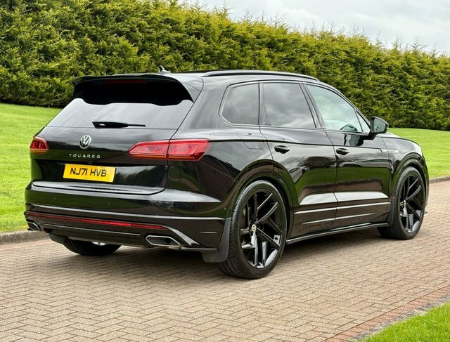 Volkswagen Touareg 3.0 Tdi V6 Black NJ71HVB Black #3