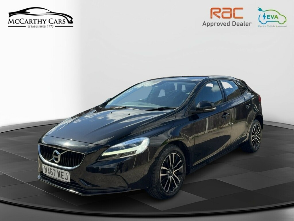 Volvo V40 T2 Momentum Black