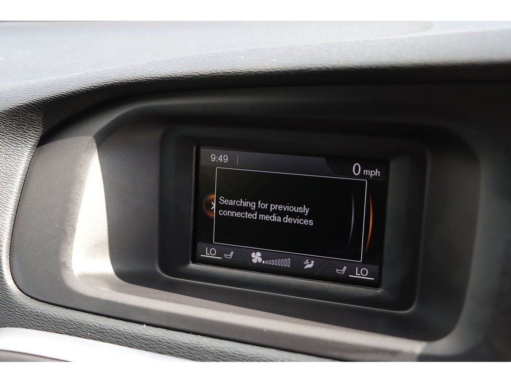 Volvo V40 T2 Momentum NA67WEJ Black #2