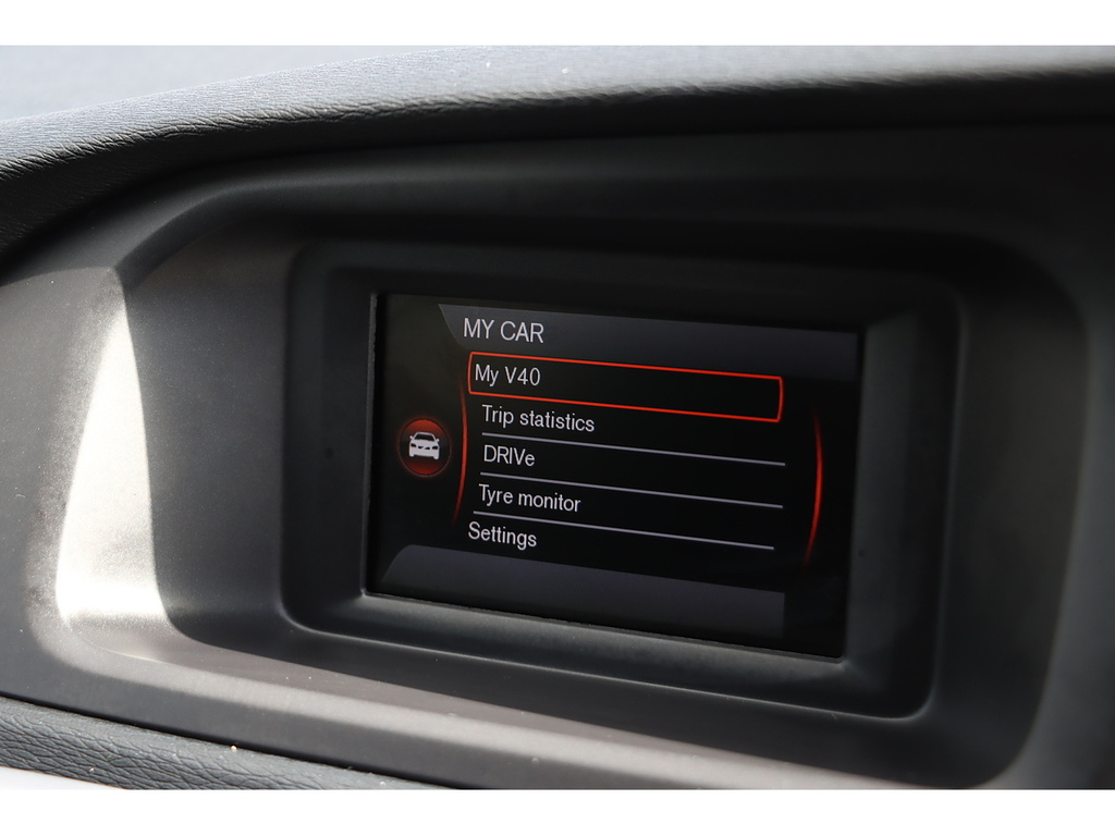 Volvo V40 T2 Momentum NA67WEJ Black #5