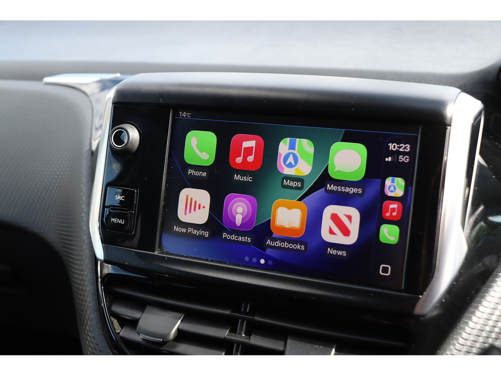Peugeot 2008 Puretech Allure SV67TGK Green #3