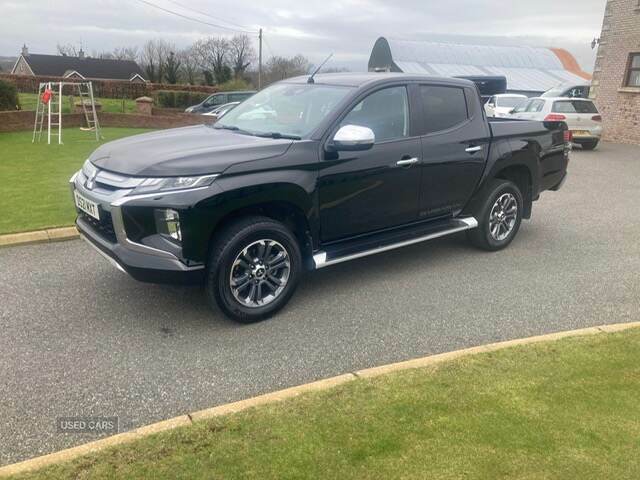 Mitsubishi L200 Double Cab Di-d 150 Barbarian 4Wd Black