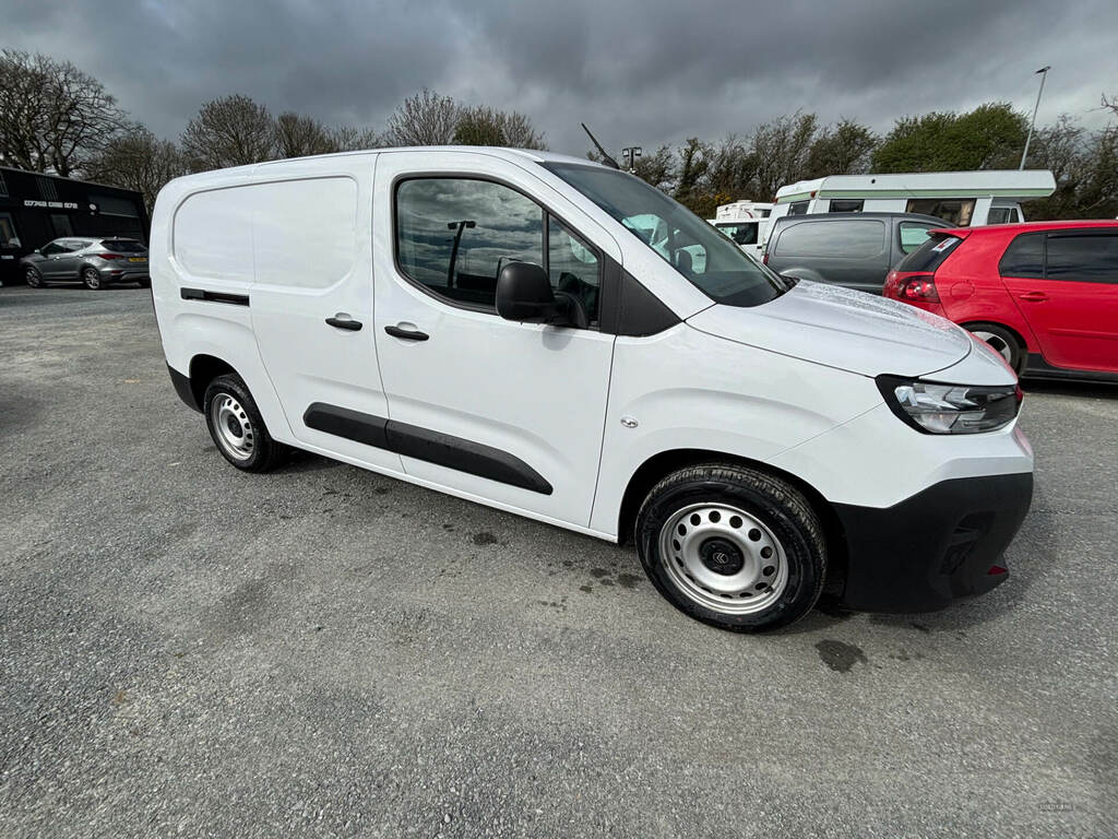 Citroen Berlingo 1.5 Bluehdi 100Ps Crew Van Enterprise White