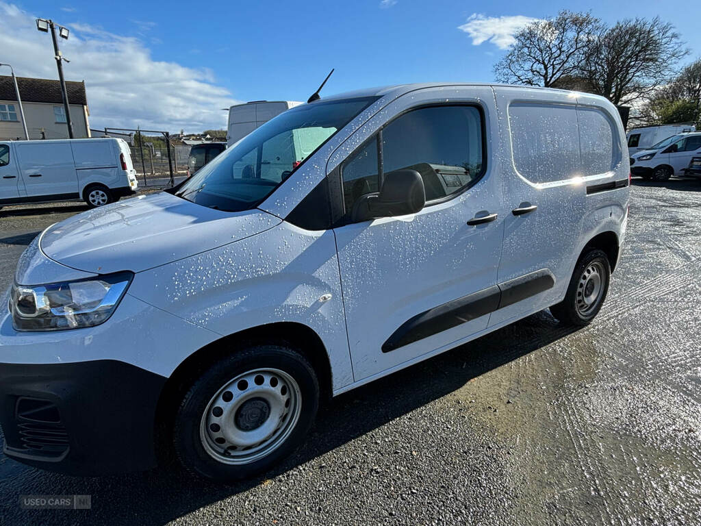 Citroen Berlingo 1.5 Bluehdi 1000Kg Enterprise Ed 100Ps 6 Speed S S LA72ZSR White #3