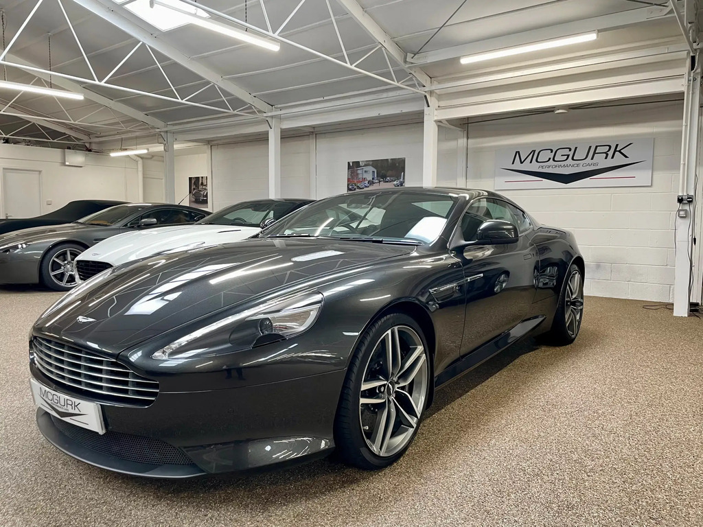 Aston Martin DB9  