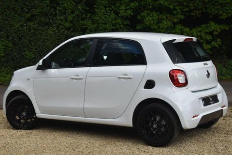 Smart Forfour 1.0 Urbanshadow Hatchback White #2