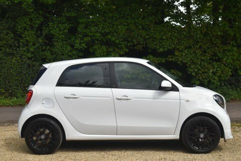 Smart Forfour 1.0 Urbanshadow Hatchback White #3