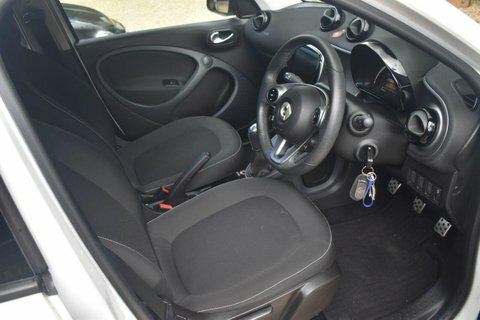 Smart Forfour 1.0 Urbanshadow Hatchback White #4