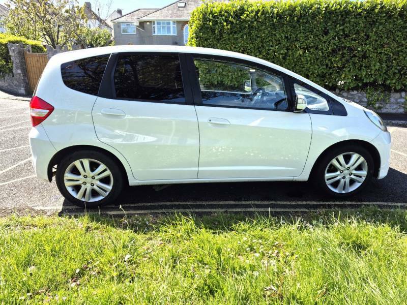 Honda Jazz 1.4 I-vtec Es Plus Cvt - 2014 64 HJ64ZZK White #4