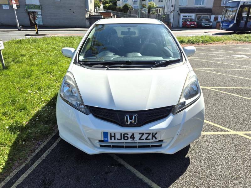 Honda Jazz 1.4 I-vtec Es Plus Cvt - 2014 64 HJ64ZZK White #3