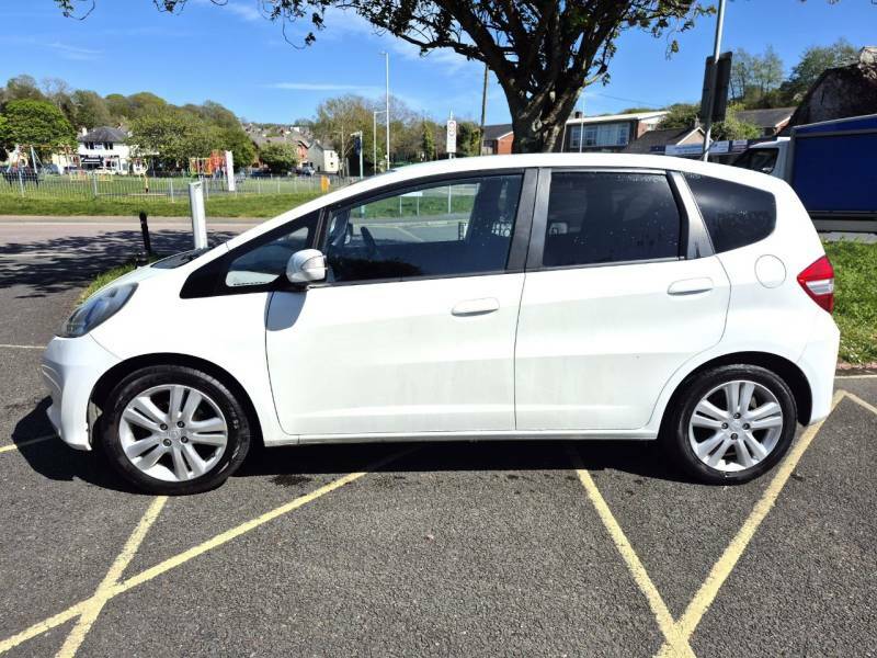Honda Jazz 1.4 I-vtec Es Plus Cvt - 2014 64 HJ64ZZK White #2