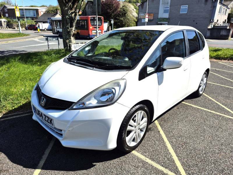 Honda Jazz 1.4 I-vtec Es Plus Cvt - 2014 64 White