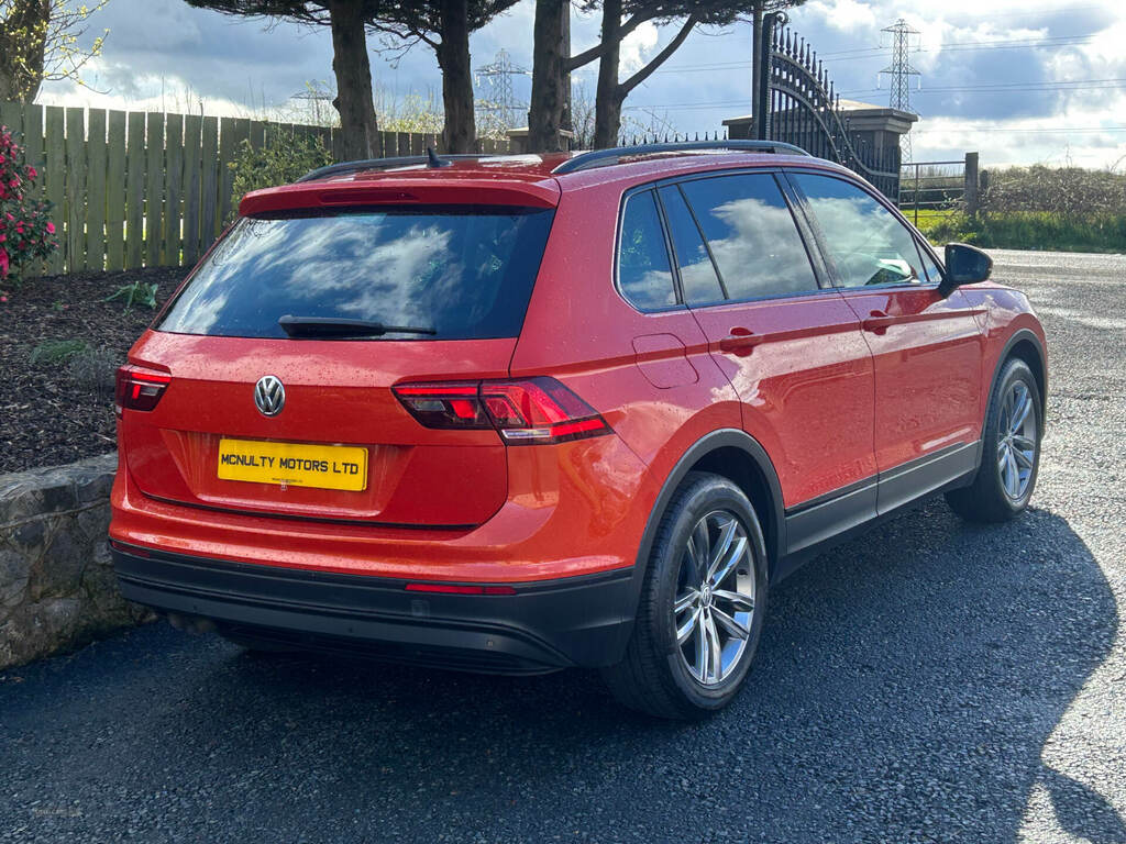 Volkswagen Tiguan 2.0 Tdi 150 Se Nav ST66VMA Orange #3