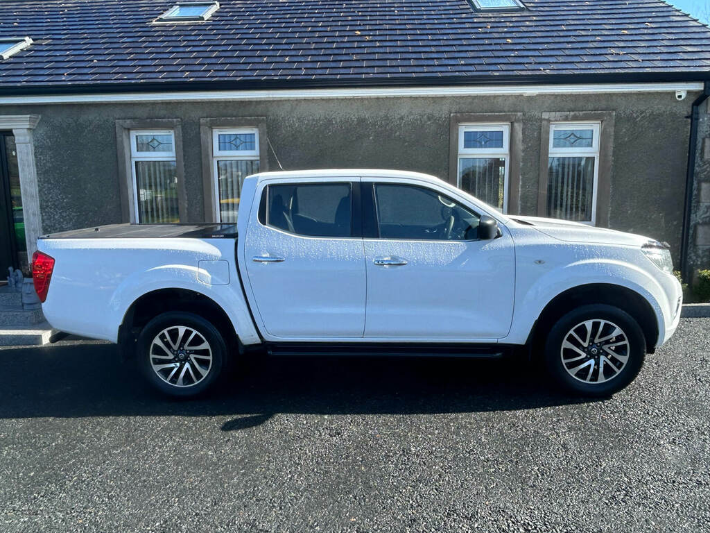 Nissan Navara Double Cab Pick Up Acenta 2.3Dci 163 4Wd FH19VCY White #2
