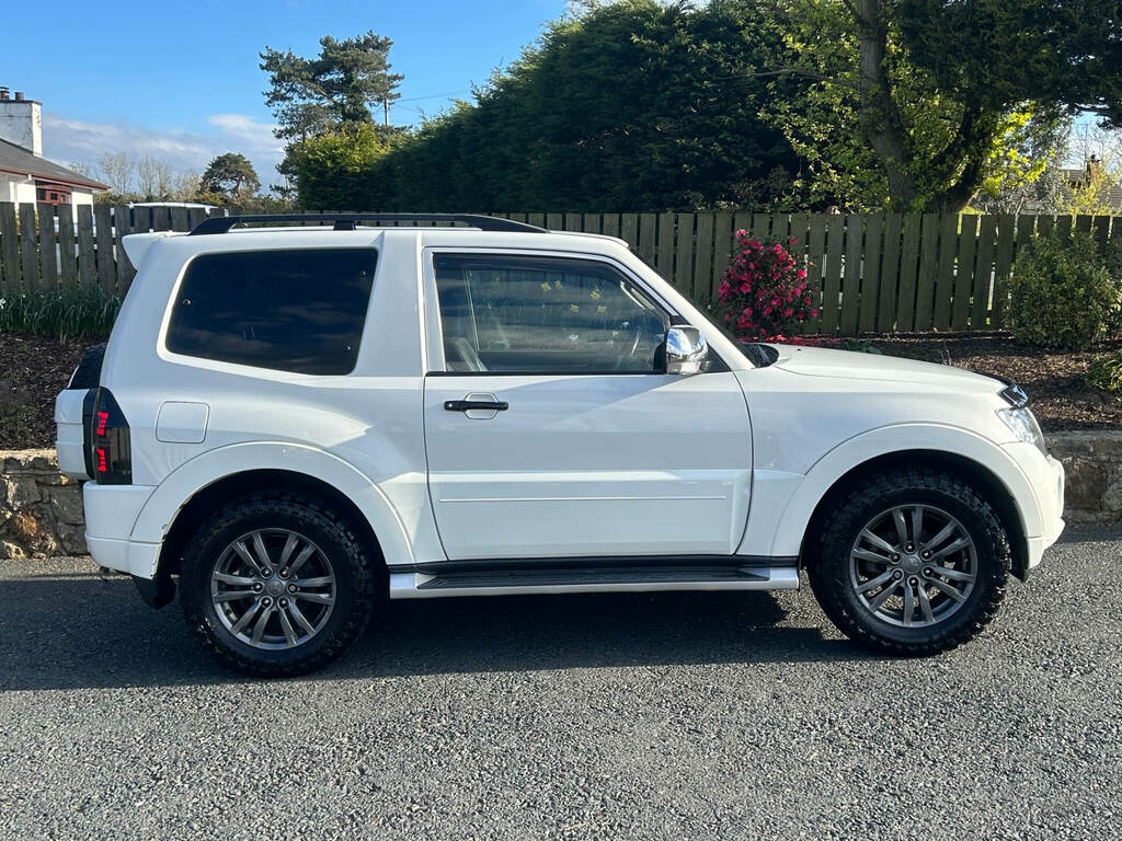 Mitsubishi Shogun 3.2 Di-dc 197 Warrior White #2