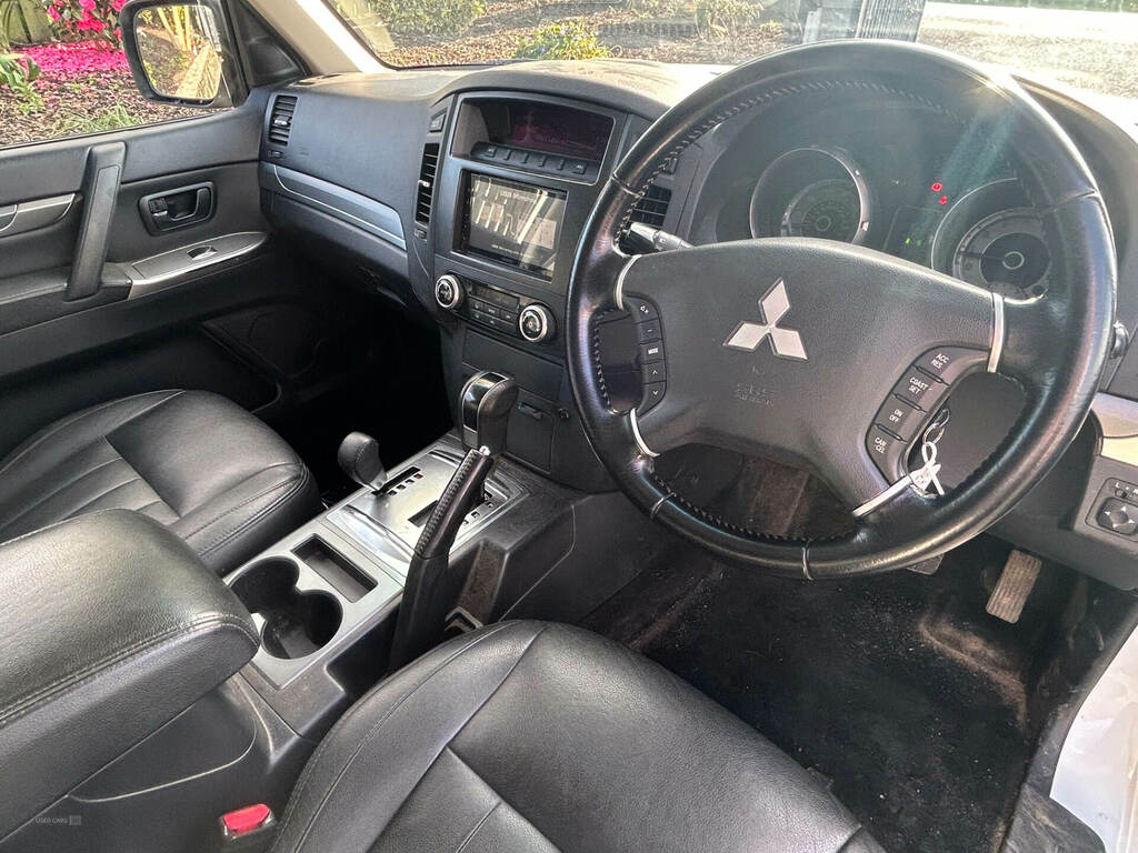 Mitsubishi Shogun 3.2 Di-dc 197 Warrior White #6