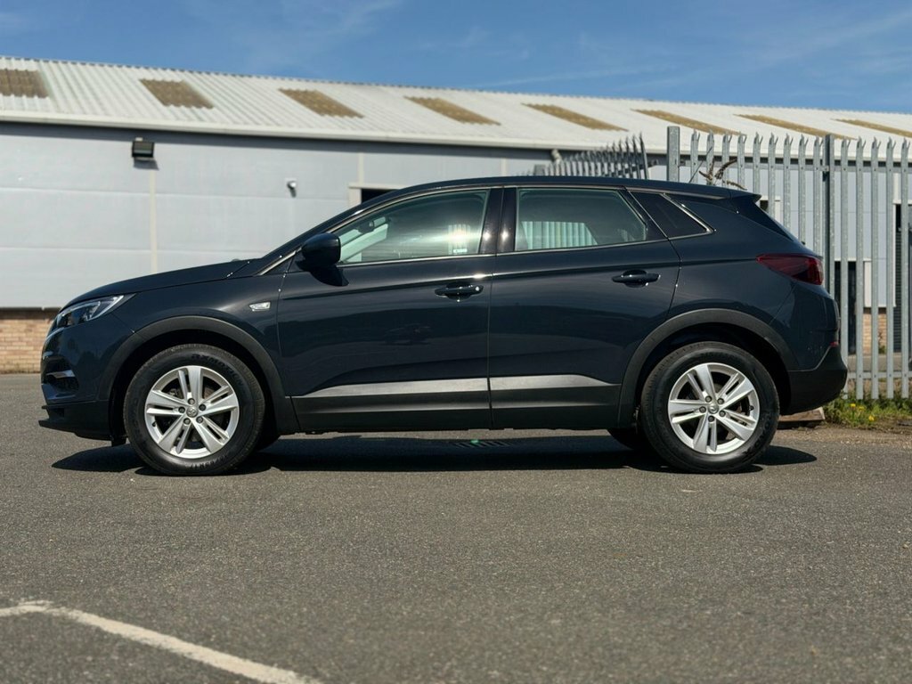 Vauxhall Grandland X 1.6L Se YX18TCY Green #3