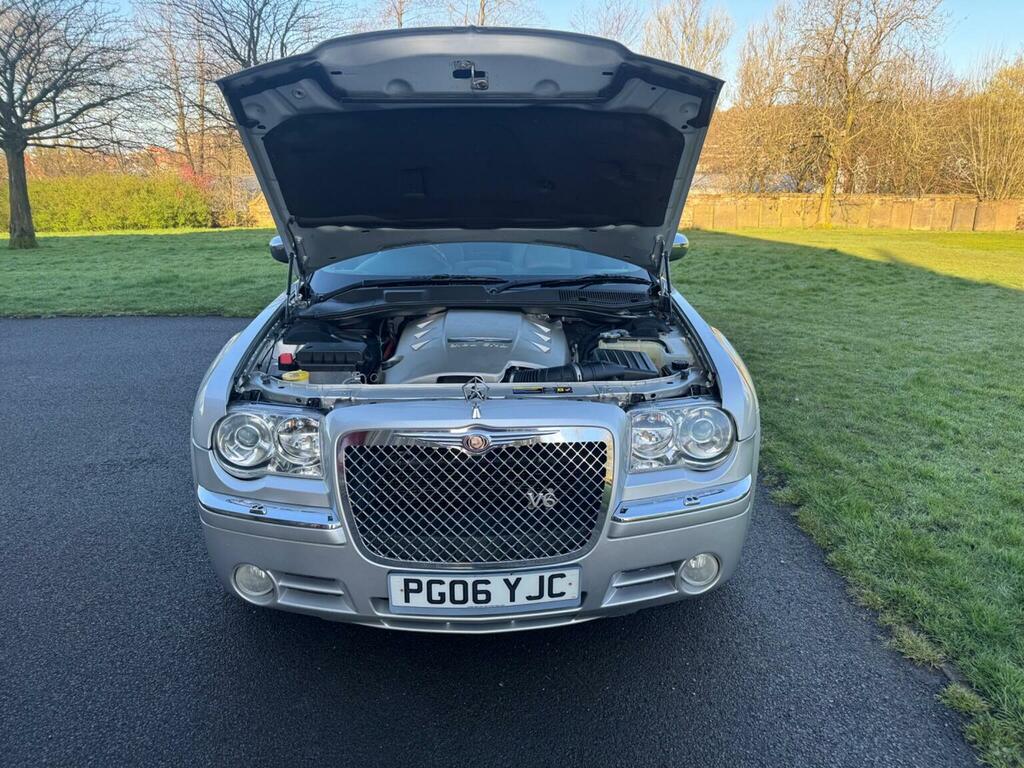 Chrysler 300C Saloon 6.1 Hemi V8 Srt-8 200606 Black #38
