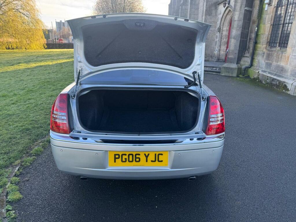 Chrysler 300C Saloon 6.1 Hemi V8 Srt-8 200606 Black #7