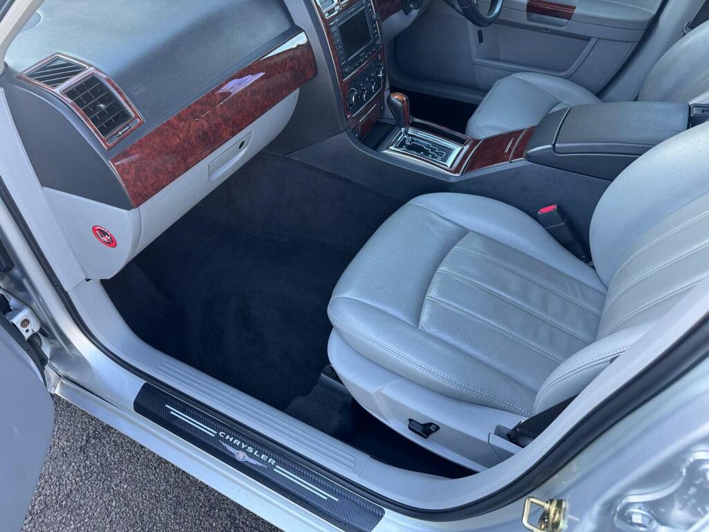 Chrysler 300C Saloon 6.1 Hemi V8 Srt-8 200606 Black #22