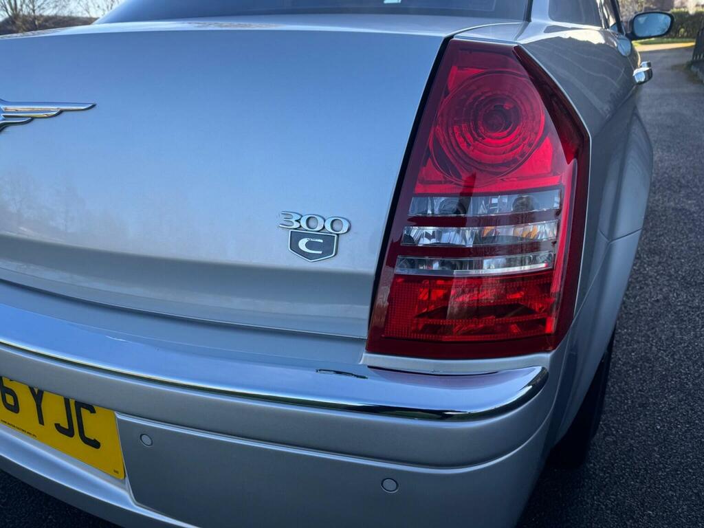 Chrysler 300C Saloon 6.1 Hemi V8 Srt-8 200606 Black #44