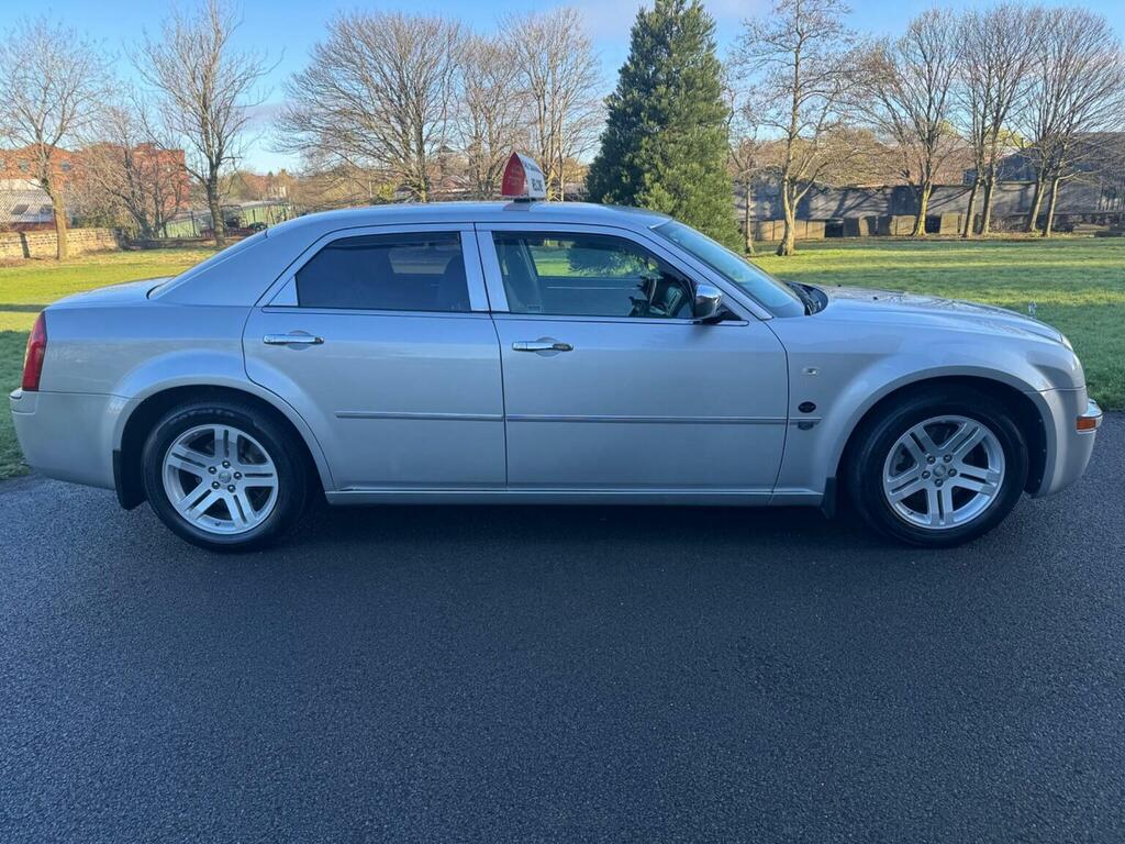 Chrysler 300C Saloon 6.1 Hemi V8 Srt-8 200606 Black #10