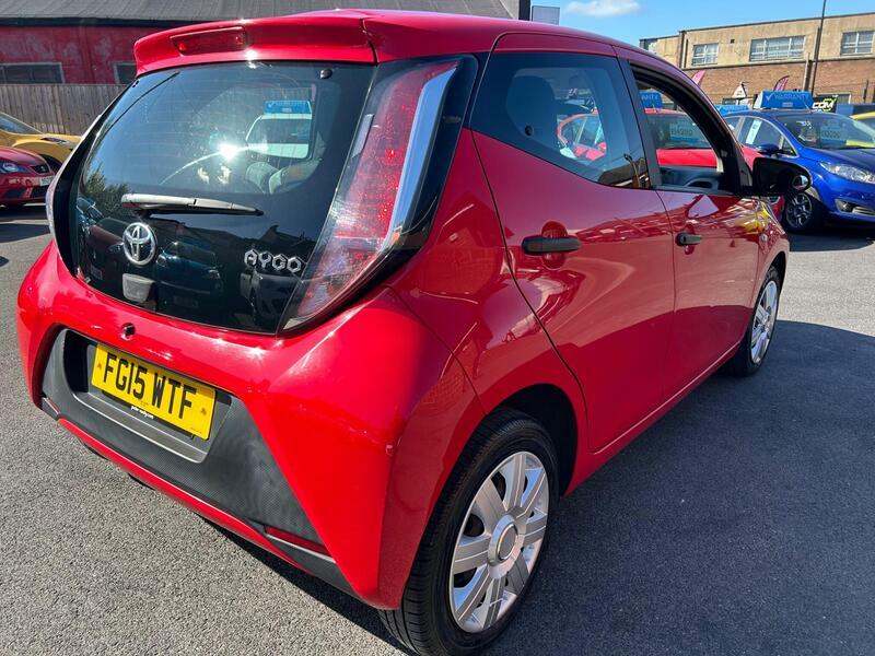 Toyota Aygo 1.0-Vvt-i-x-play-euro-5-5dr-euro-5 FG15WTF Red #5