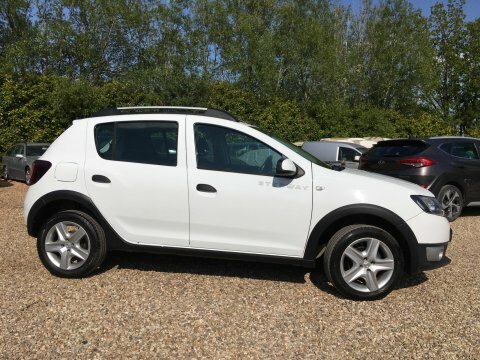 Dacia Sandero Stepway 0.9 Tce Laureate OW65GZF White #3
