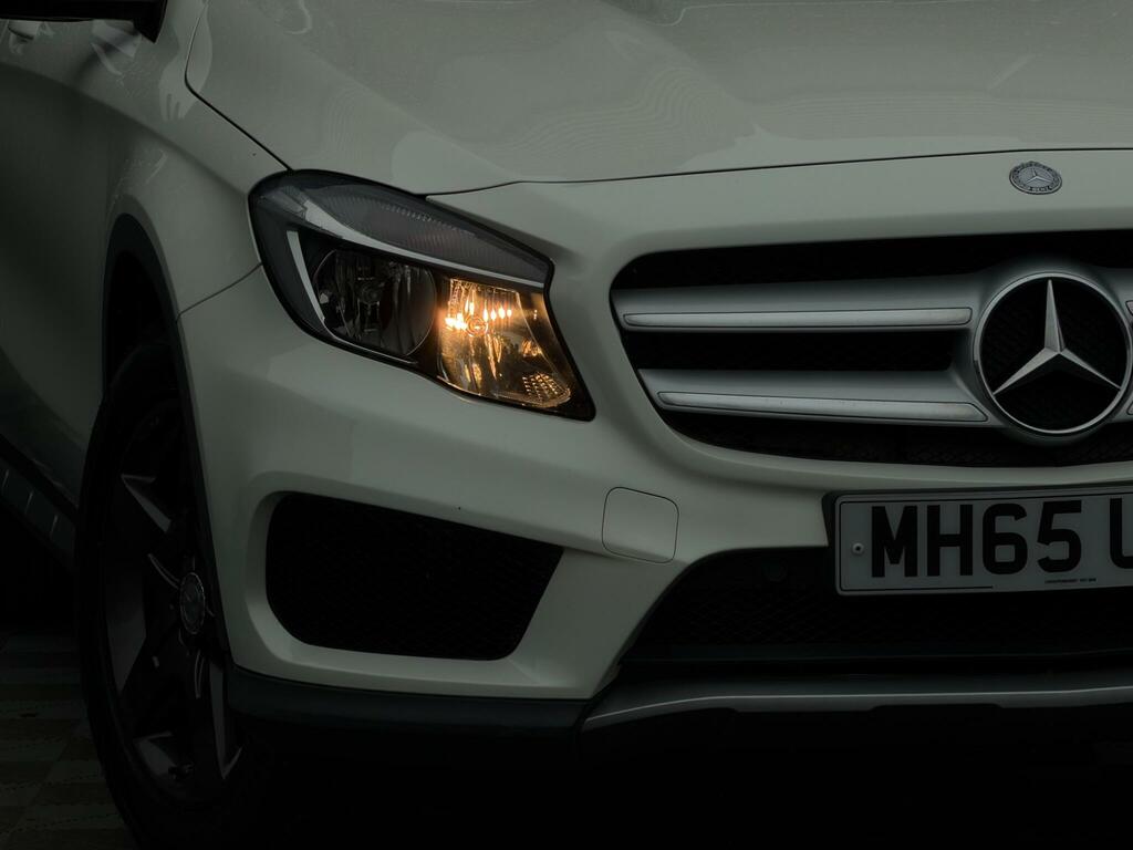Mercedes-Benz GLA Class 2.1 Gla200d Amg Line Euro 6 Ss White #3