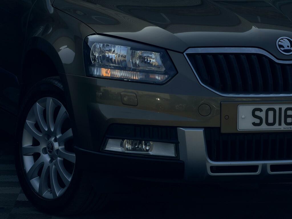 Skoda Yeti 1.2 Tsi Se Outdoor Euro 6 Ss SO16VXB Brown #5