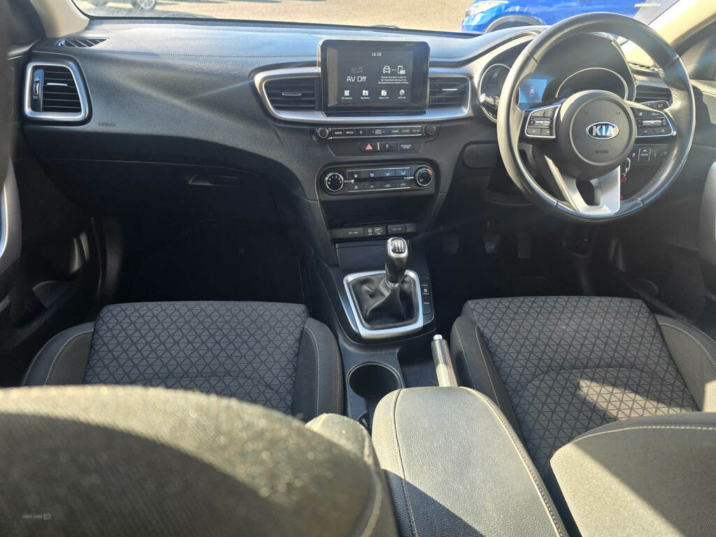 Kia Ceed 1.6 Crdi Isg 2 NGZ1923 White #6