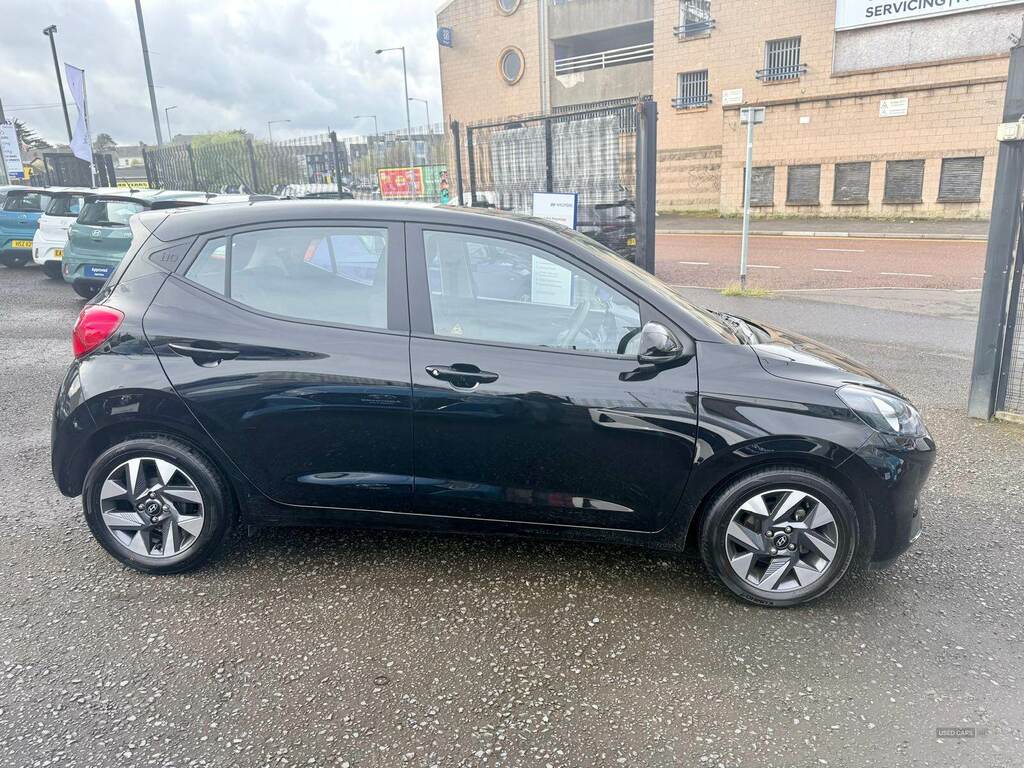 Hyundai I10 1.0 63 Advance Nav EN25HNZ Black #2