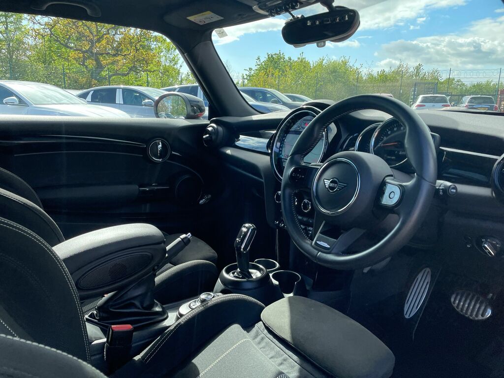 Mini Hatch 1.5 Cooper Sport Steptronic Euro 6 S S WD21JGO Red #5