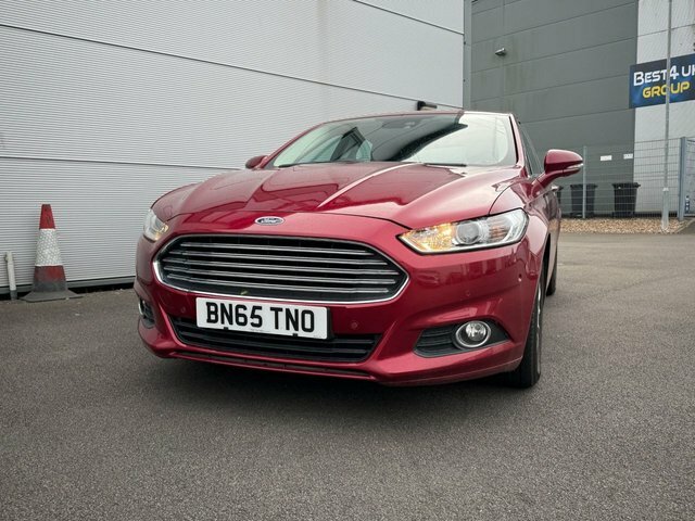 Ford Mondeo 2.0 Tdci Zetec Hatchback Euro 6 Red #6