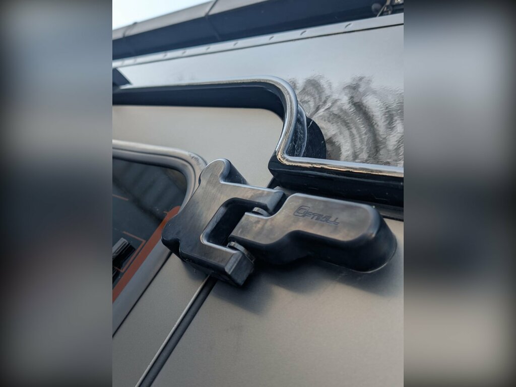 Land Rover Defender 110 County Dcb #10