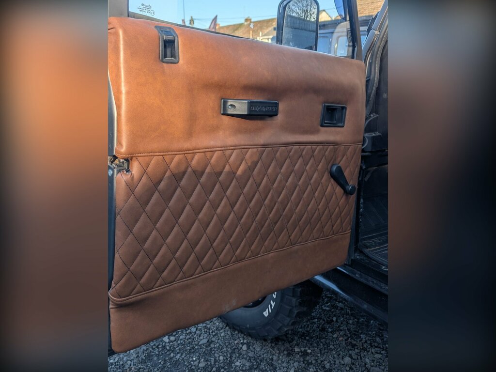 Land Rover Defender 110 County Dcb #8
